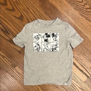 GUC Gap x Disney Gray Short Sleeve Tee with Mickey & Friends Graphic; S